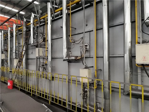 青海:天然氣電池負很 材料燒結隧道爐燒嘴