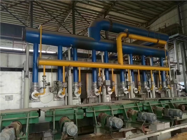 陜西:天然氣軋鋼加熱爐燒嘴工作現場。